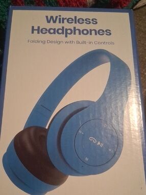 NWT Wireless Bluetooth Headphones - Foldable Blue & Black